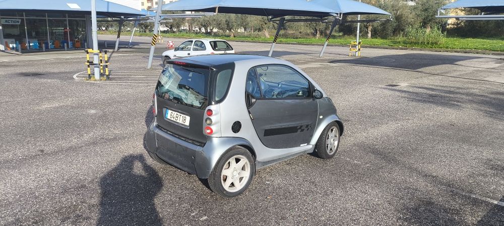 Smart Fortwo CDI Coupé Diesel com teto panorâmico