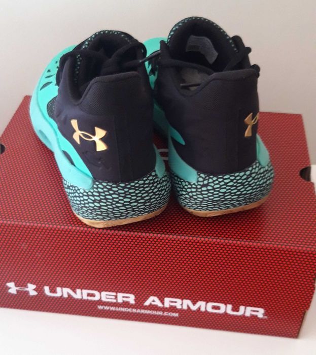 Ténis, sapatilhas de basquetebol UNDER ARMOUR - Artigo NOVO.