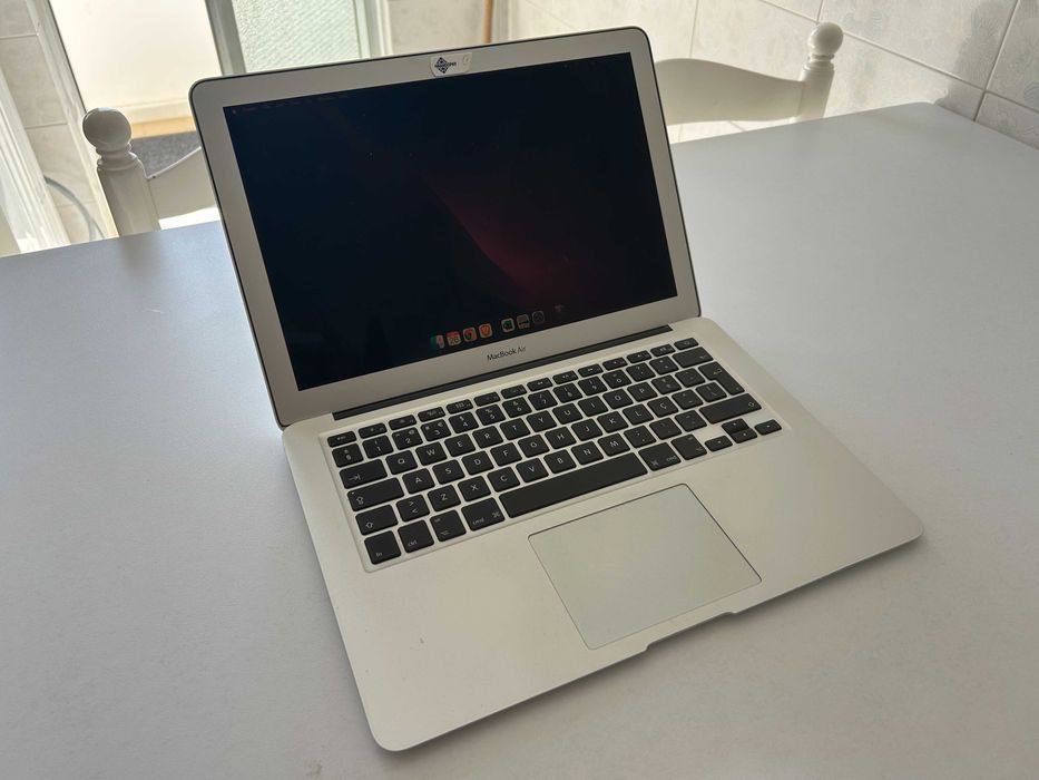 MacBook Air 13" (2015) | 8GB RAM | SSD | macOS Monterey + Office Incluído
