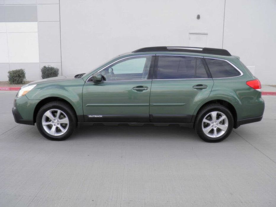 Subaru Outback 2.5I Limited      2013