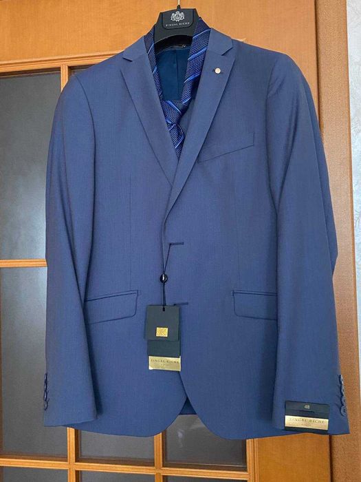 Костюм Zingal Riche (Италия) 100%, + туфли Vitto Rossi. Все новое.