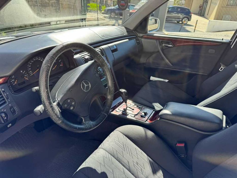 Mercedes-Benz E Class E200 CDI -Ano 2001 /433 000