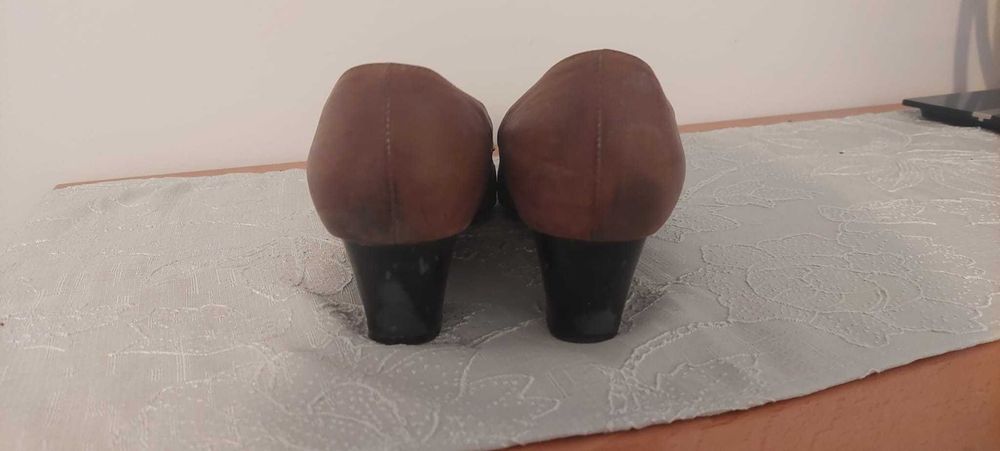 Buty damskie  czółenka skórzane r.40