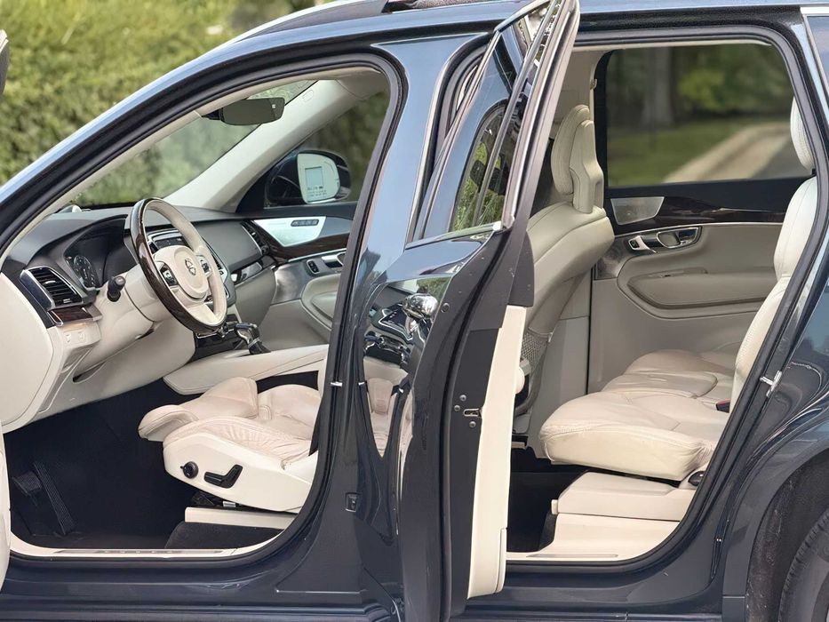 Volvo XC90    2015