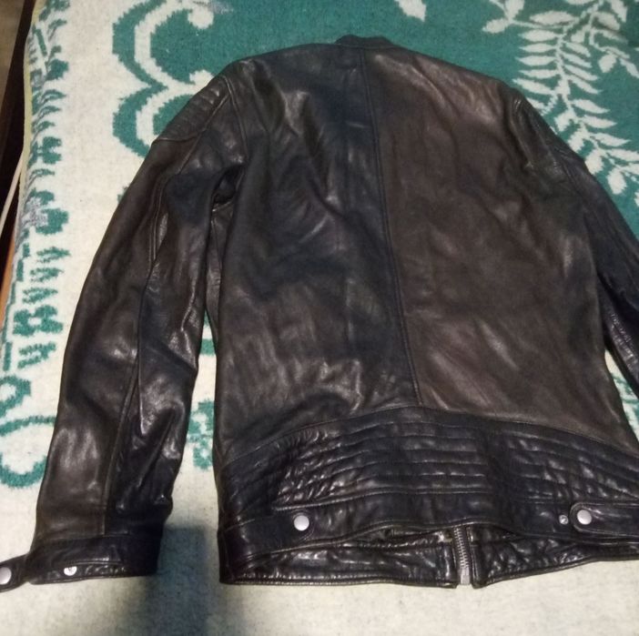 Casaco tipo cabedal tamanho L muito bom estado