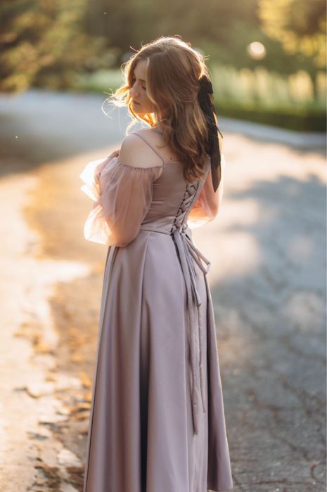 Випускна сукня (міді)