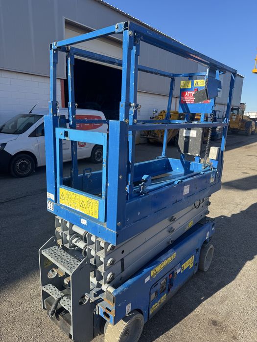 Plataforma elevatoria eletrica 8mt (Usada)