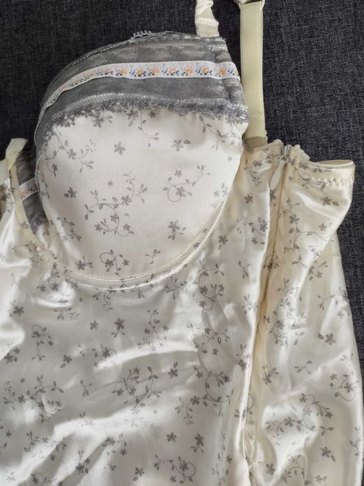 Koszulka z biustonoszem 80B