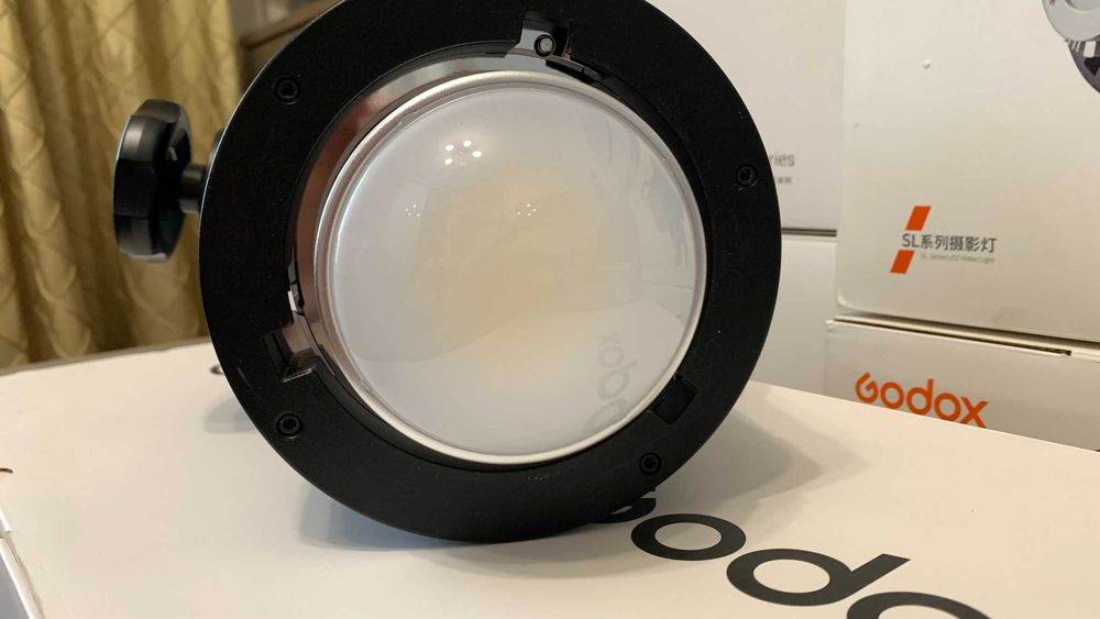 Студійне світло Godox SL150R RGB