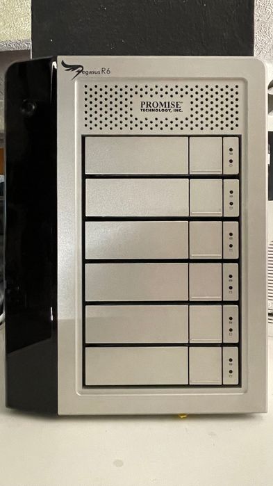 Thunderbolt External Disk Array Promise Pegasus R6, 12TB63824731639427121