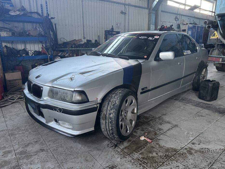 Bmw e 36 drift 4.4