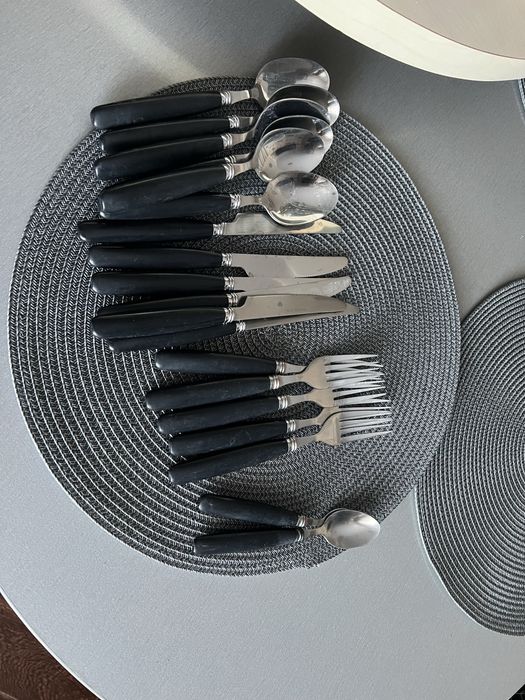 Продам столовые приборы