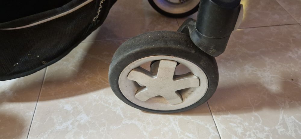 Carrinho de bebe quinny