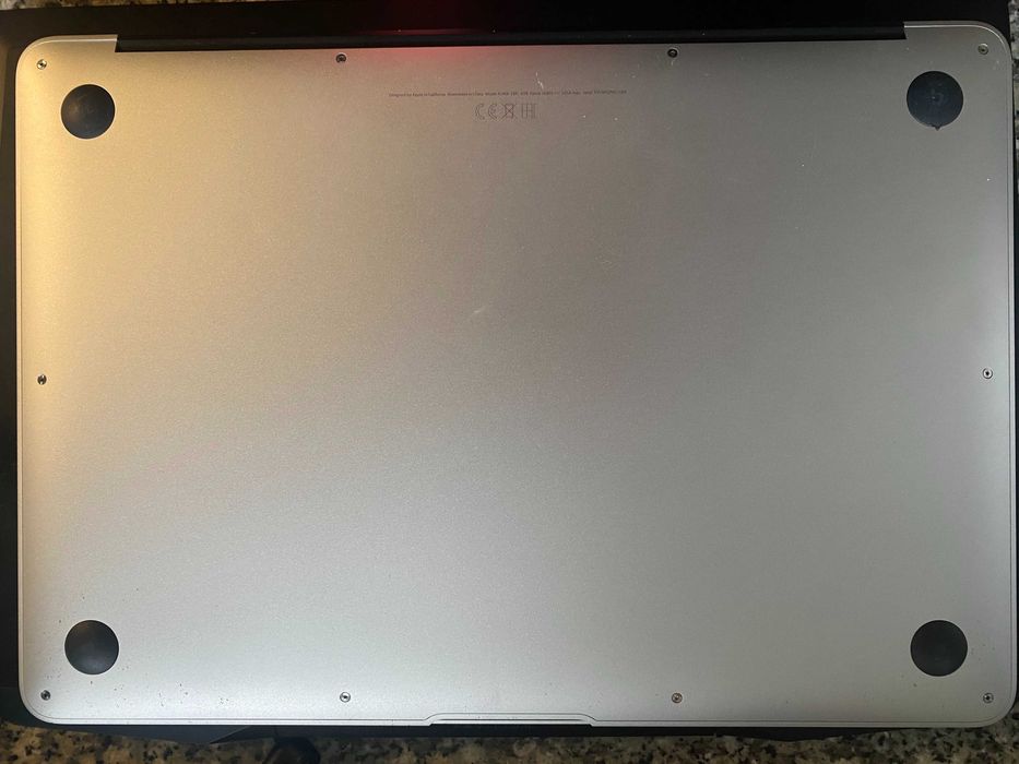 MacBook Air 13.3 /1.8 GHz/8GB DDR3/128 GB - model A1466