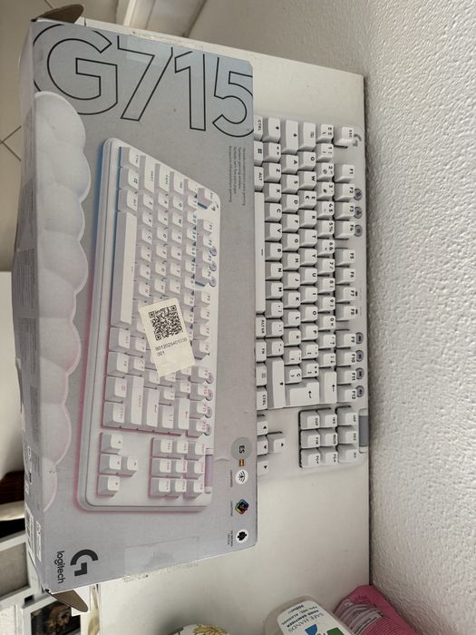 Teclado mecanico Logitech G715