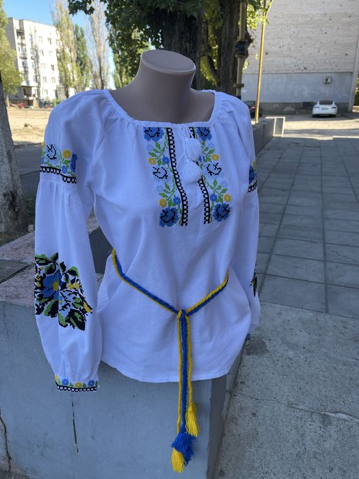 Вишиванка для дівчинки / дівчини