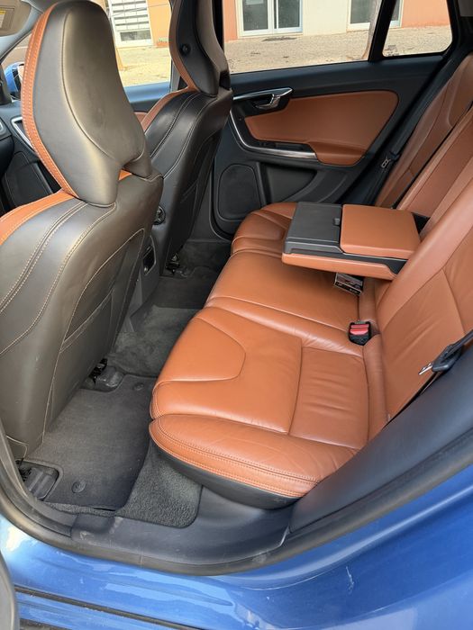 Volvo V60 hybrid 288cv