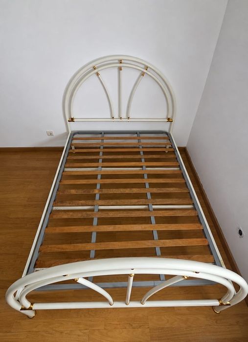 Cama de casal com colchão