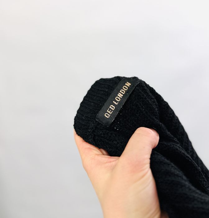 Czarny sweter kopertowy z dekoltem V L 40