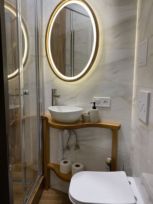 Квартира подобово з балконом,ближній центр