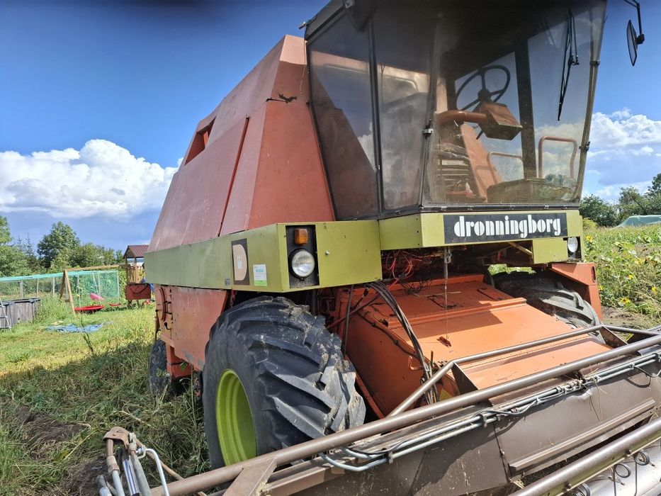 Kombajn zbozowy DRONNINGBORG 8000S