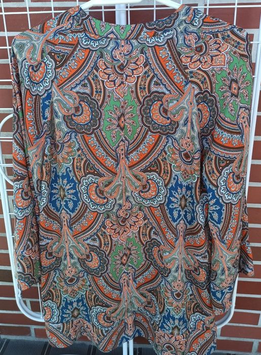 Blusa, tipo túnica, estampada