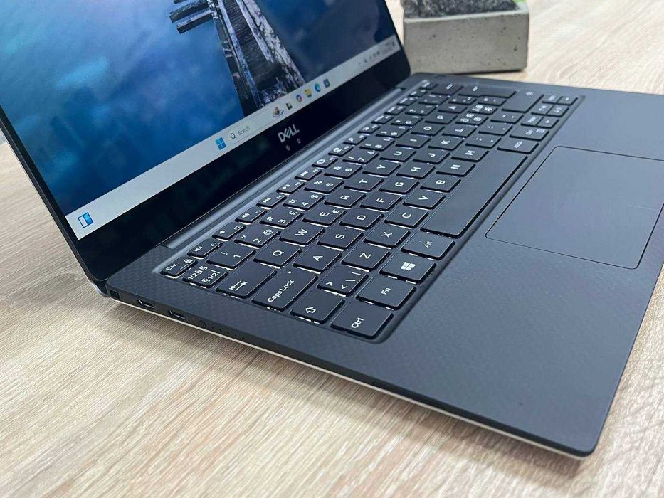 Офісний ноут Dell XPS 13.3`FullHD i7-8650/DDR3 16GB/SSD 256GB Нова АКБ