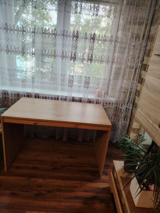 Duże biurko do pokoju dziecięcego