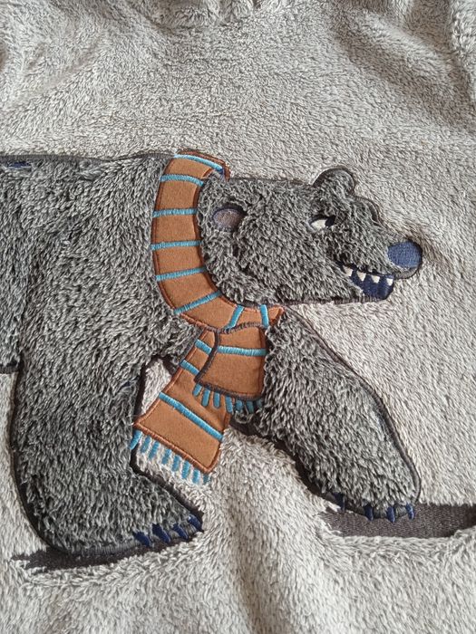 Bluza C&A R-140 dla chłopca miś