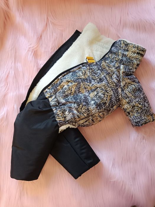 Одяг для собак та котів