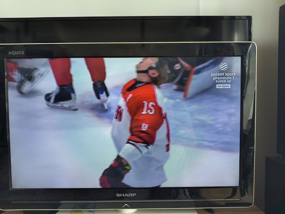 Telewizor LCD Sharp Aquos 26 cali 26" sprawny komplet
