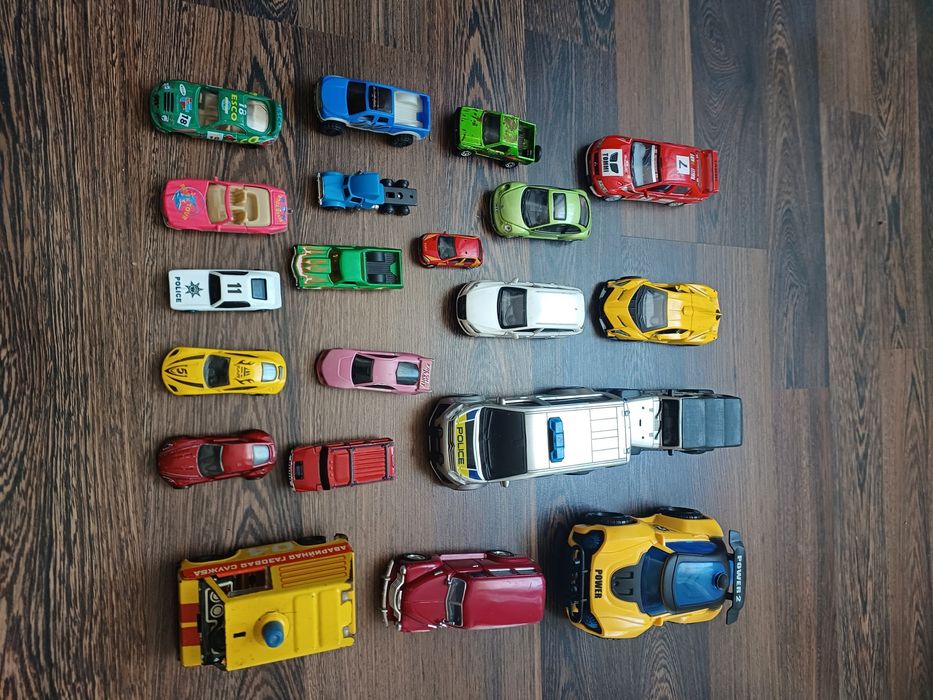 21 шт машинки одним лотом