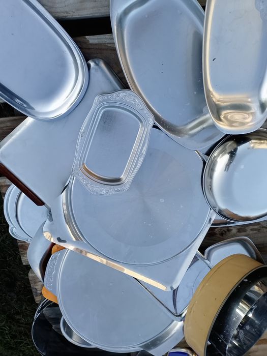 Talerze, kieliszki,kryształy, kubki.