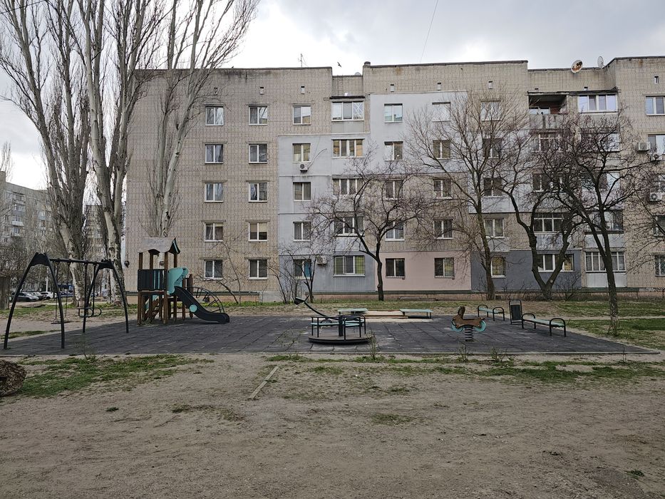 Продам 1 кім. квартиру вул. Космонавтів, Придніпровськ. Газ, світло!