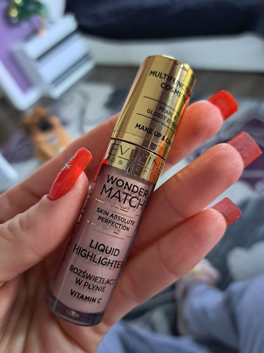 Eveline Cosmetics rozświetlacz w płynie Wonder Match