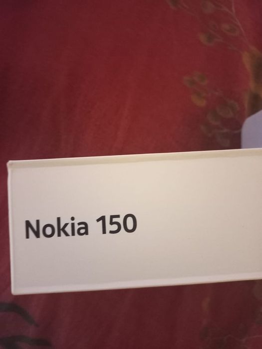 Новий телефон в коробцi, повна комплектацiя
Без дефектiв. Дуже легкий