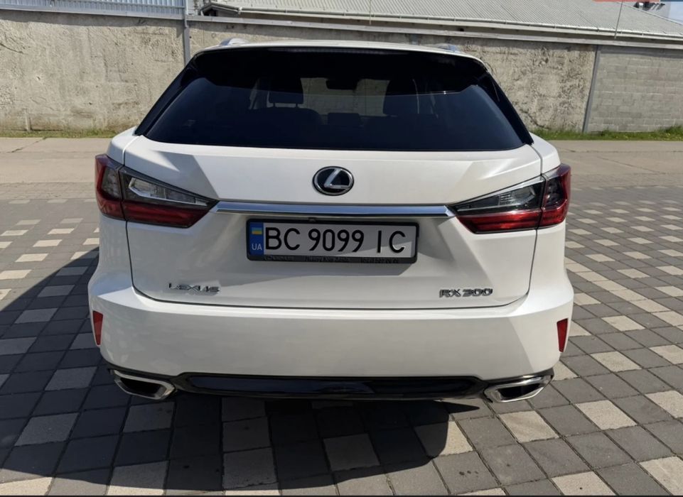 Автомобіль Lexus RX-300