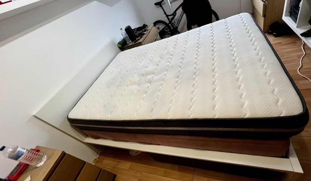 Cama malm com colchão e gavetas