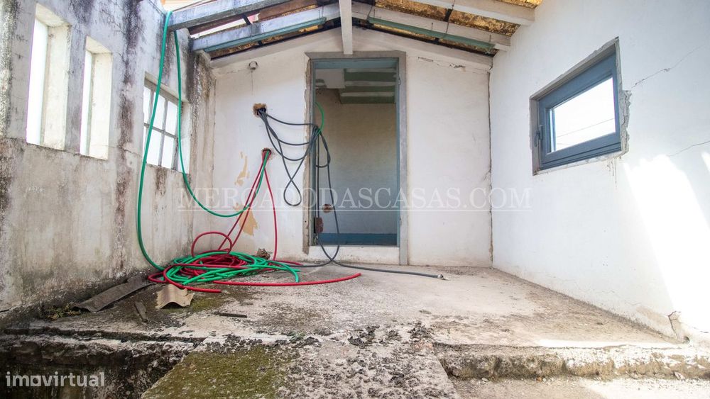 Moradia com elevado potencial no centro de Avanca