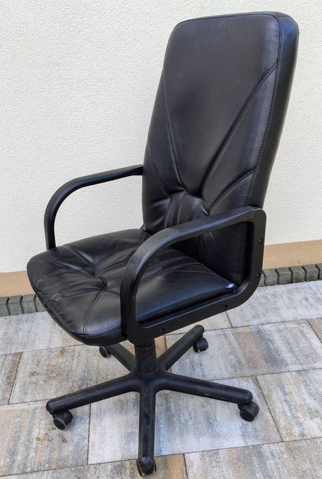 FOTEL BIUROWY OBROTOWY Menager CZARNY NOWY Styl Skóra skórzany szkolny