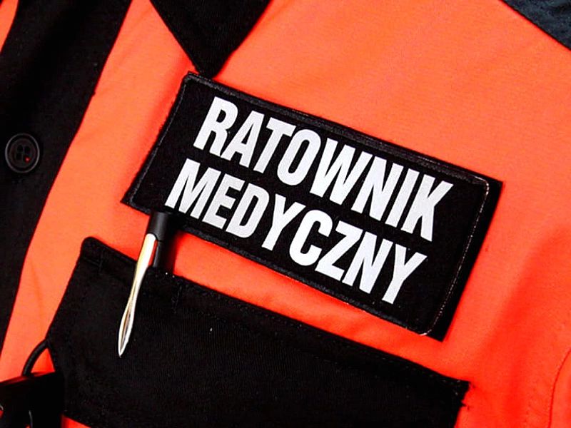 Emblemat RATOWNIK KIEROWCA odblaskowy na rzepie 13 x 5 cm