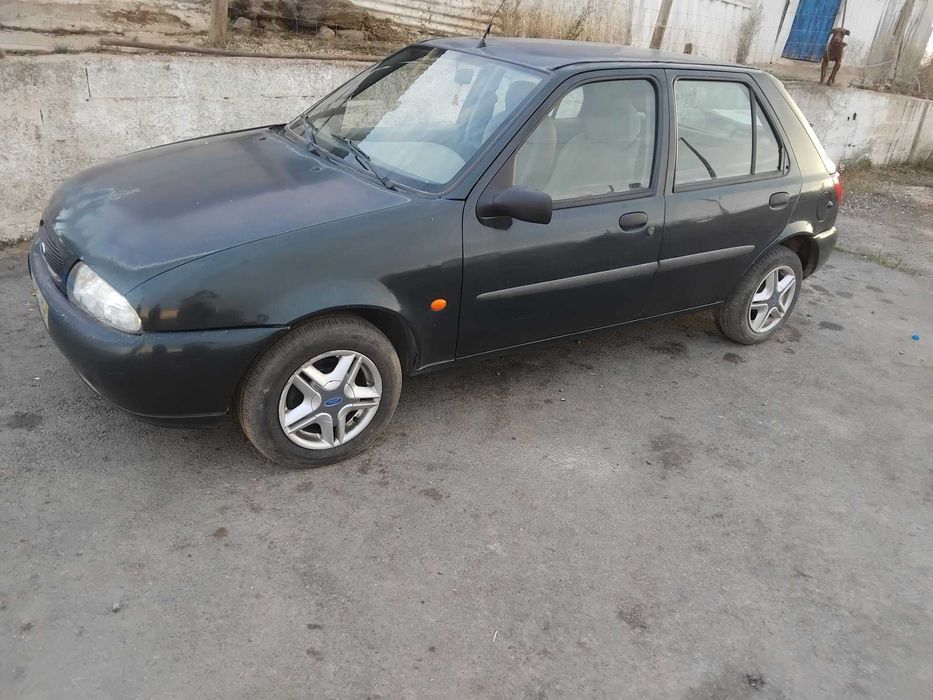 Ford fiesta 1.3 — photo 2
