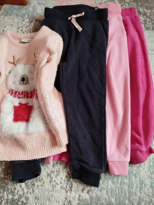 Spodnie dresowe hm 104