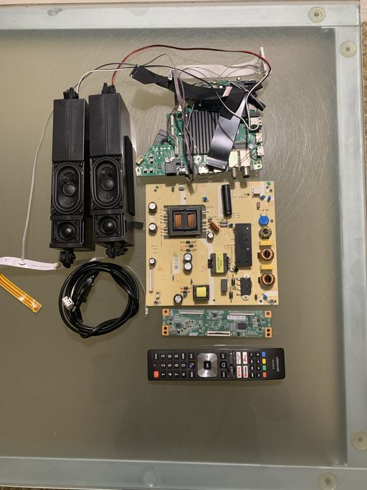 Komplet elektroniki + pilot TV Sharp 4T-C50FN2EL2AB sprawny