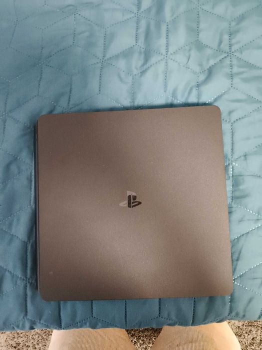 Продам sony playstation 4 бу
