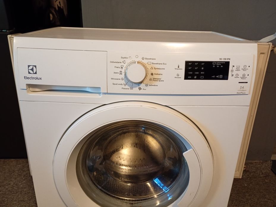 Pralka Electrolux slim . Transport