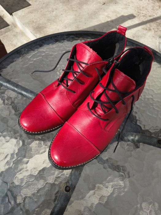 Skórzane, czerwone buty zimowe botki z suwakiem z boku rozmiar 39