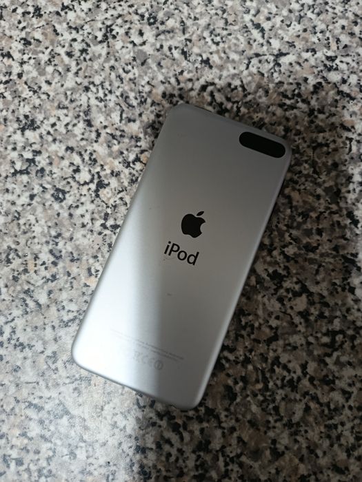 iPhone 11 de 128G vermelho