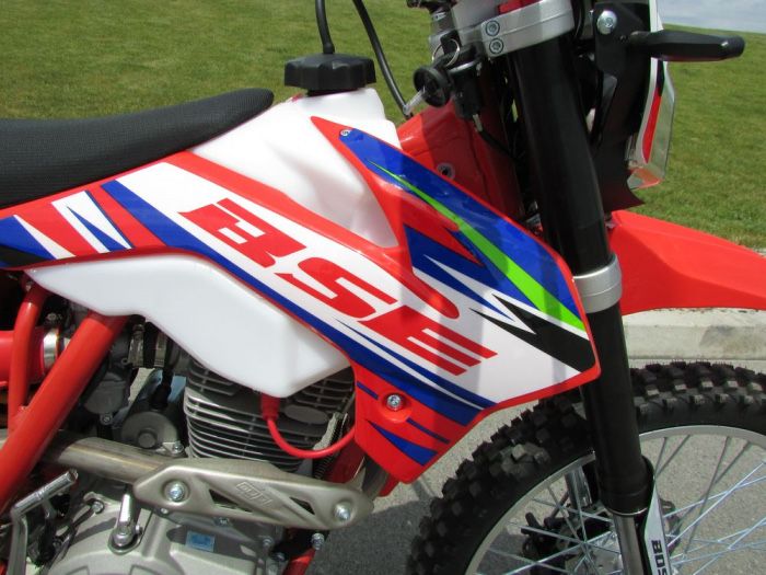 Новий ендуро BSE S2 Enduro 250 2026 250cc кросовий мотоцикл 21 18 доставка по Україні