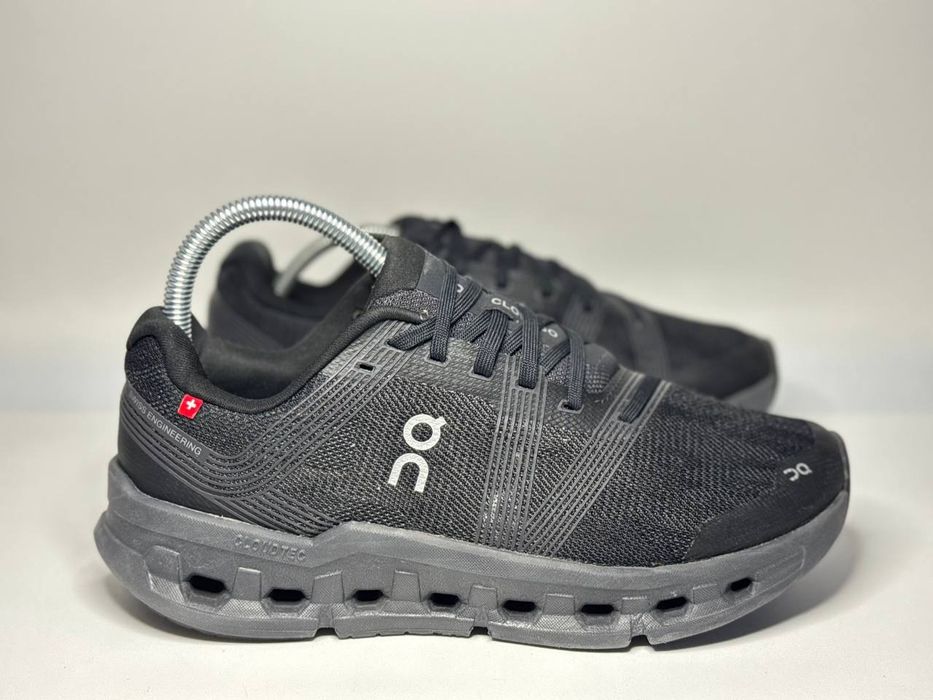 Кросівки — On Running (Cloud)